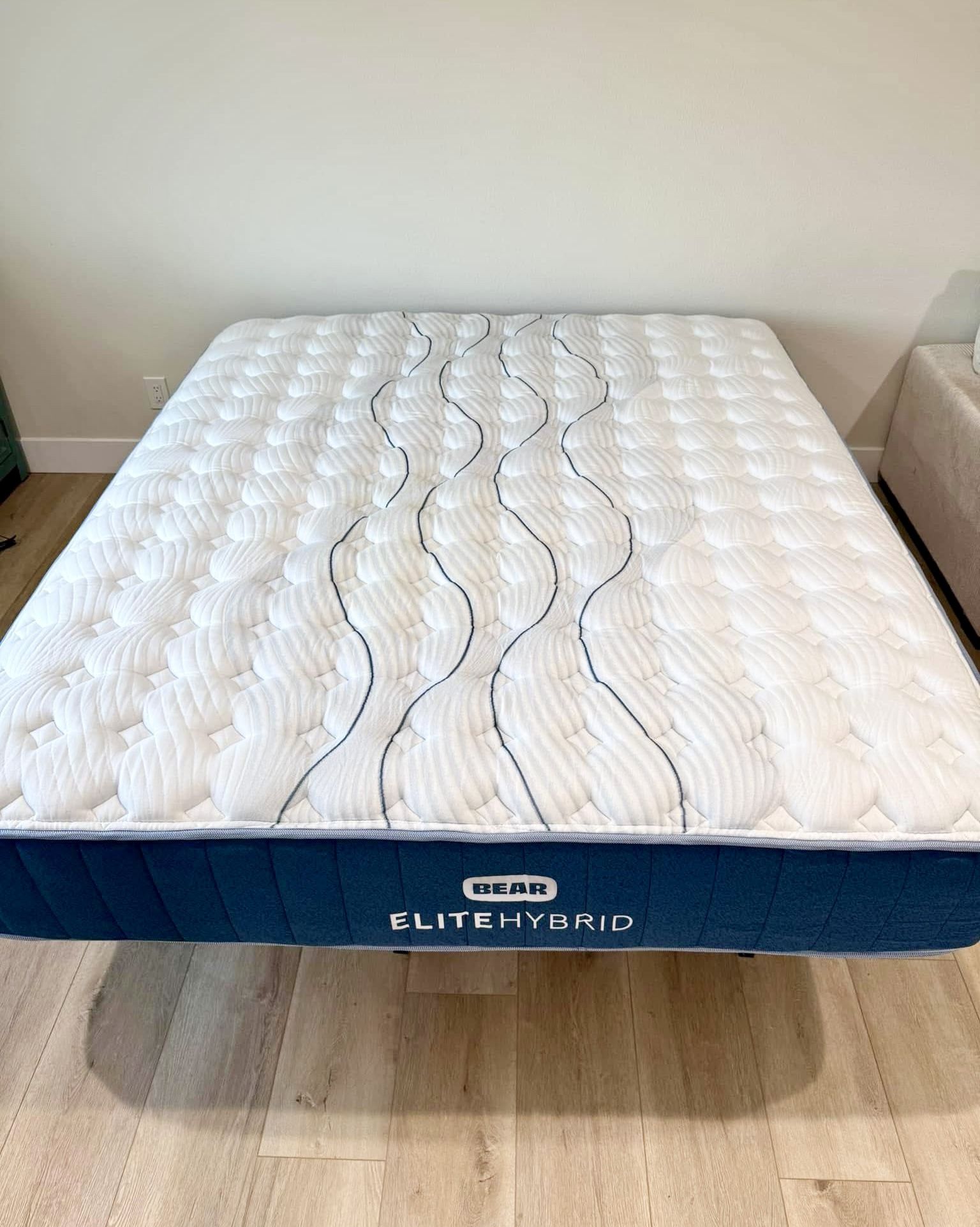 Bear Elite Hybrid Pillow top King Mattress - Like New Pristine