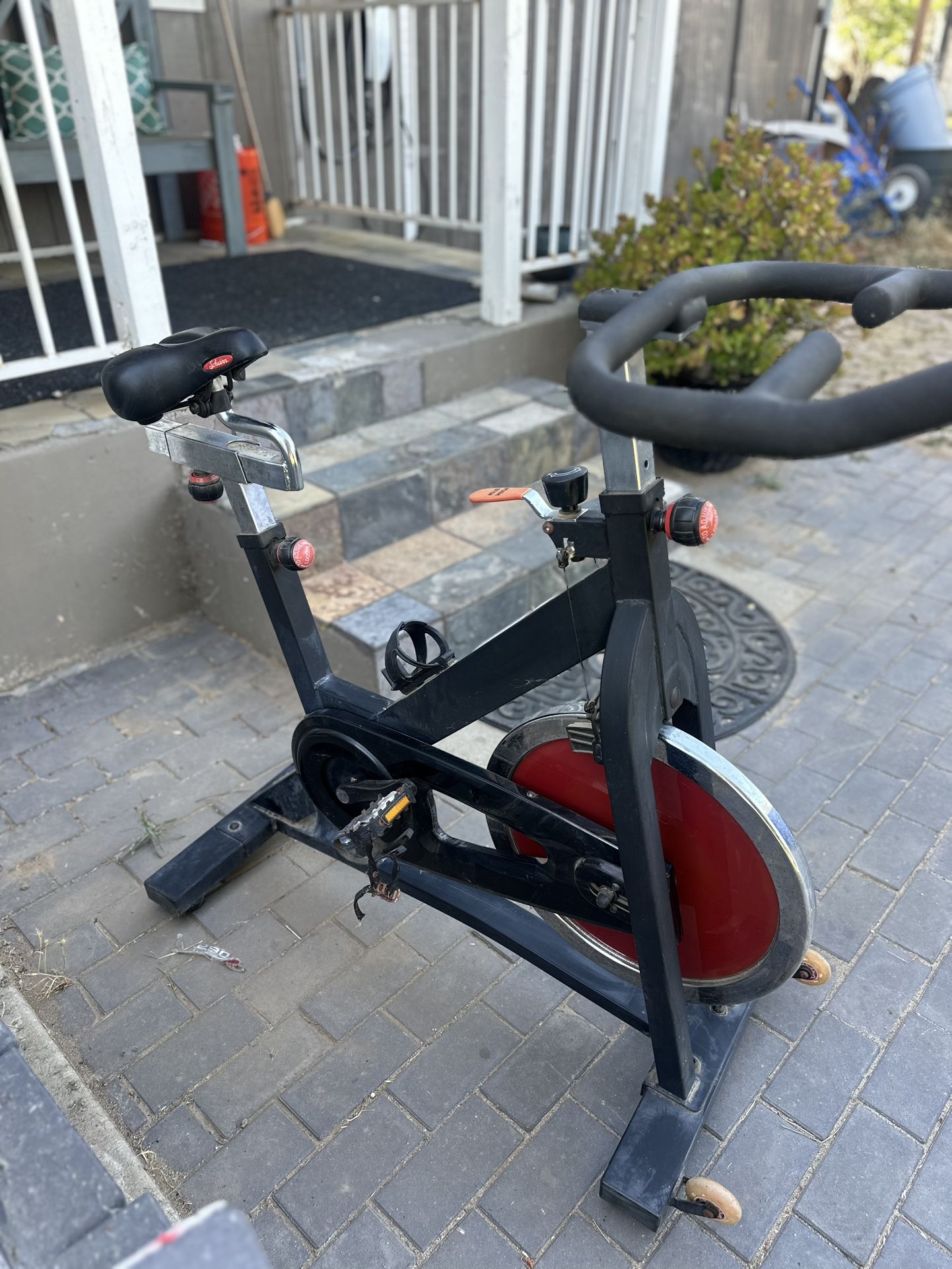 Schinn Exercises Bike