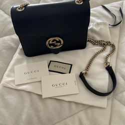GUCCI Interlocking GG Black Leather Small Crossbody Shoulder Chain Bag