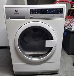 ELCTROLUX ELECTRIC DRYER
