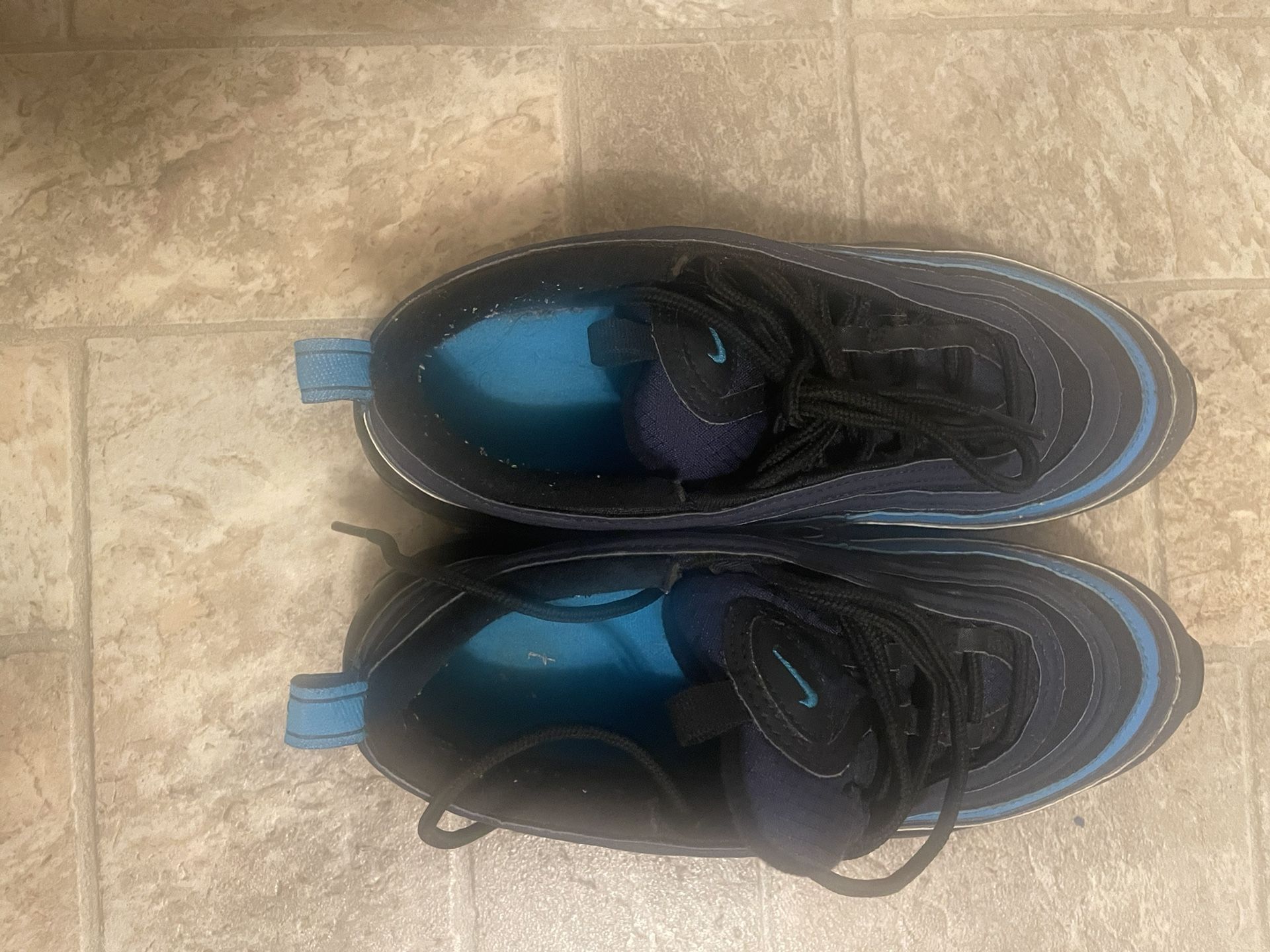 Nike Air Max 97 Size 5.5 boys grade school