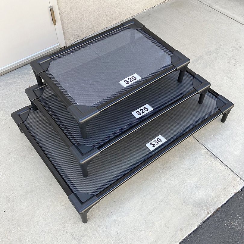 (New in box) Elevated Dog Bed 3 Sizes (Small $20, Medium $25, Large $30) Raised Pet Bed Cot Indoor Outdoor