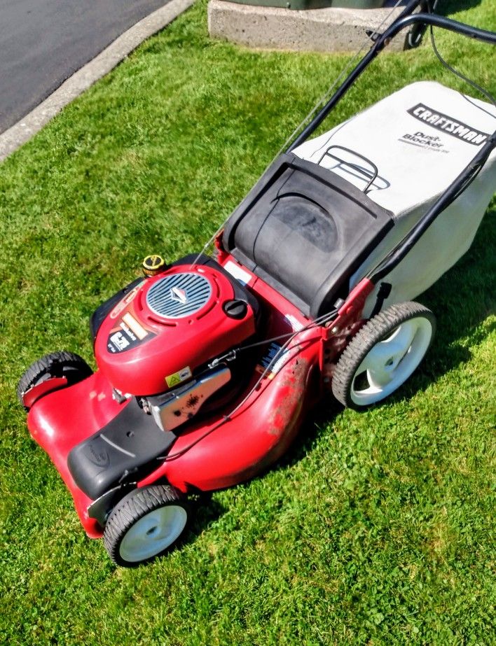 **Sale Pending** Craftsman 21" Self Propelled Lawnmower (Lawn Mower)