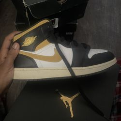 Gold Jordan 1