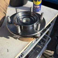 Front Hub And Bearing Assembly. 2 Wheel Drive 