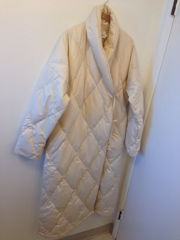 NEW Scandia down robe. Women's medium. Perfect for this cold weather!! $60