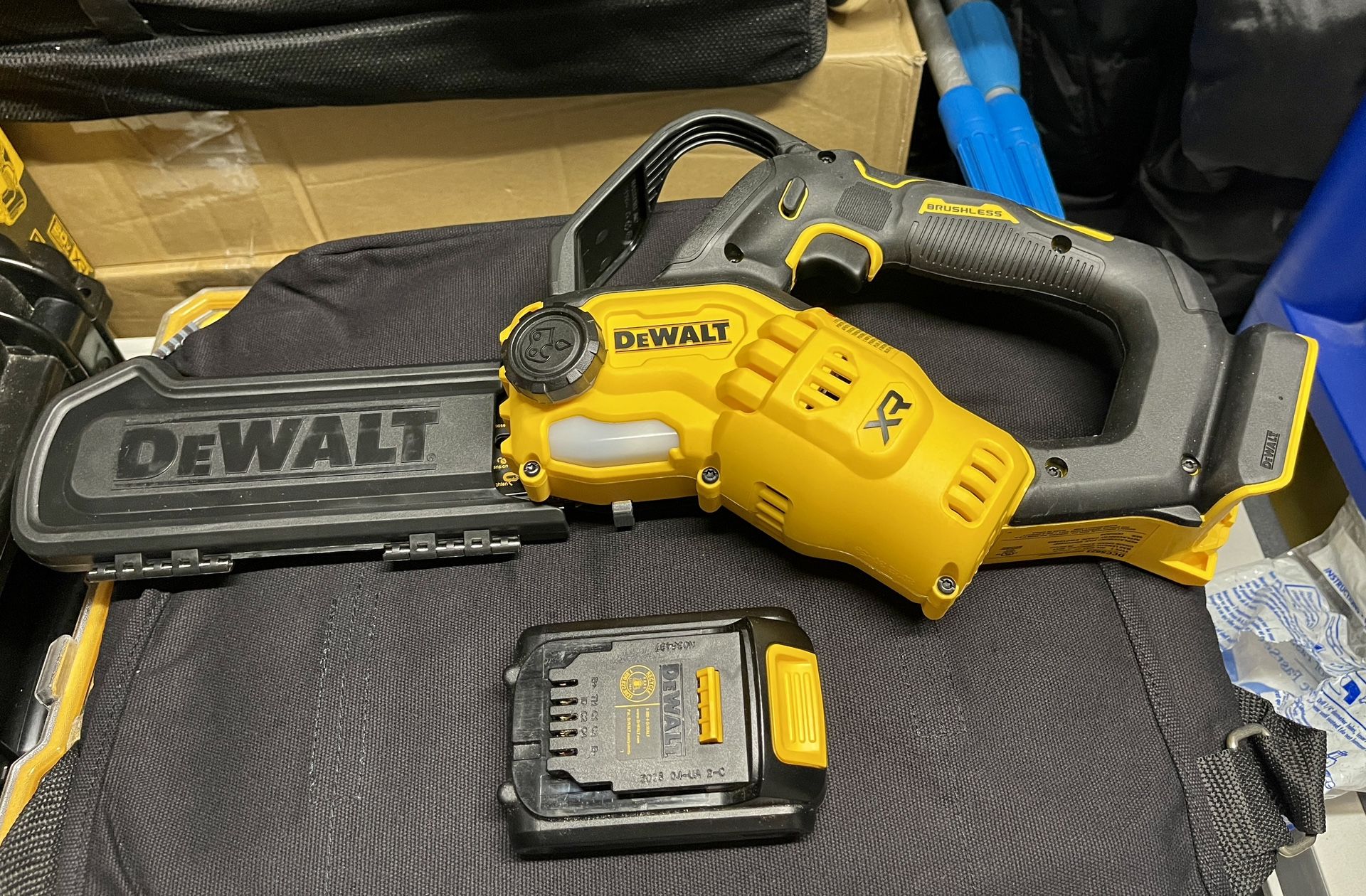 Dewalt 8 in chainsaw 