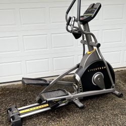Elliptical machine - LS 8.0E