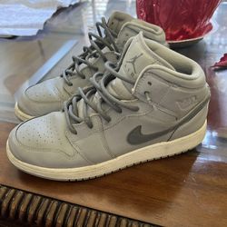 Jordan 1 Wolf Grey
