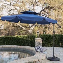 10 Ft Iron Cantilever Tilt Outdoor Patio Umbrella in Navy Blue