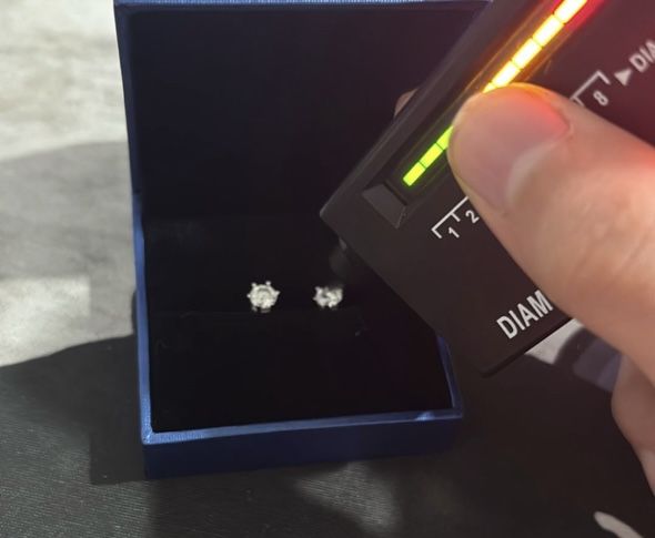 VVS1 Authentic Moissanite Stud Earrings