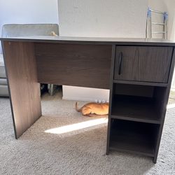  Computer Desk
