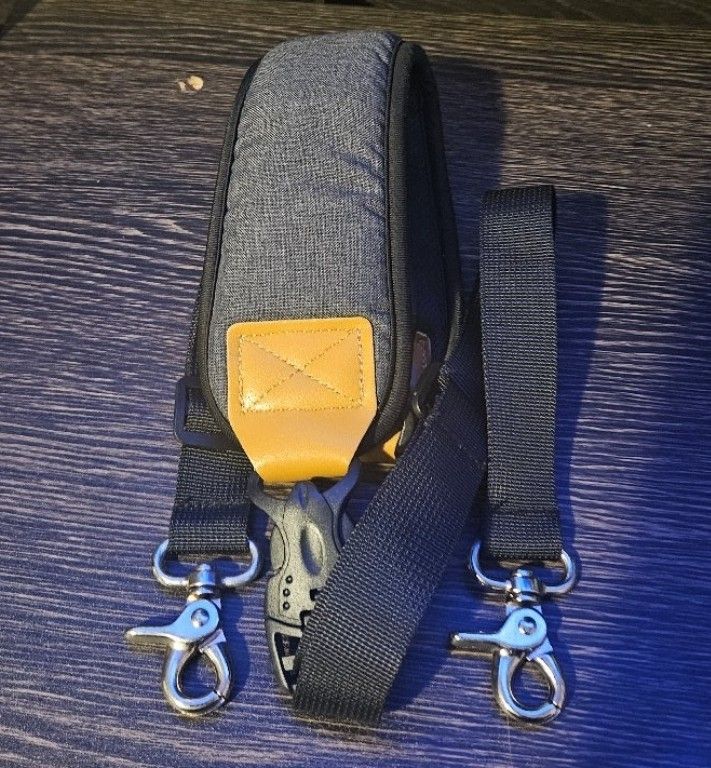 CAMERA NECK STRAP