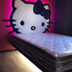 Custom Hello Kitty