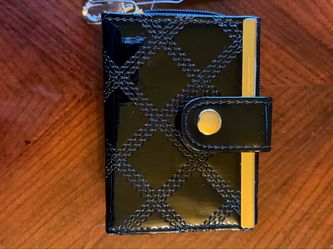 Ew cute patent leather wallet