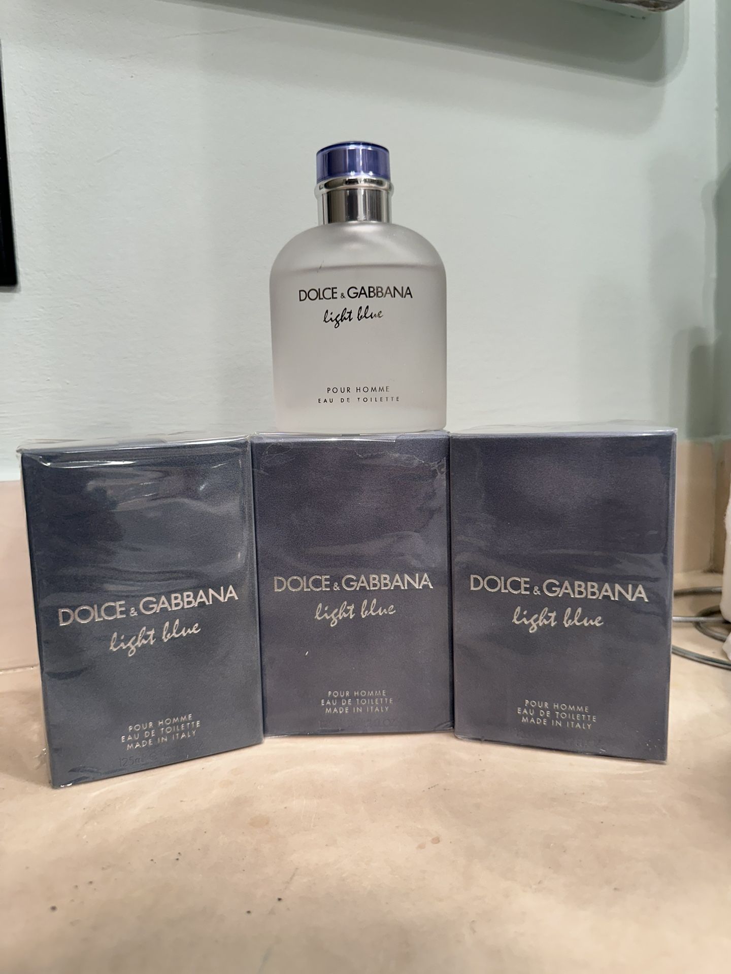 Brand new Dolce & Gabbana Light Blue Pour Homme EDT 4.2oz / 125ml
