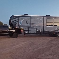 5th Wheel And Gooseneck 