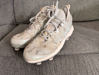 Under Armour Baseball Cleats