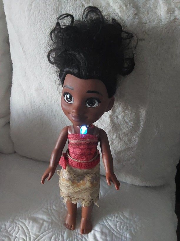 Mooana Doll Makes Sound