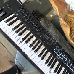 M-AUDIO Oxygen pro 49 Key USB MIDI Keyboard 