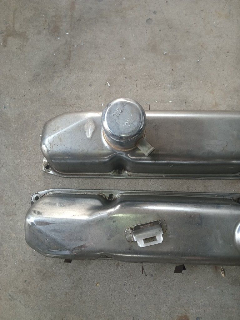 Chrysler Valve Covers V8 $100 Or Best Offer