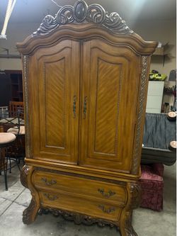 Armoire/dresser/closet
