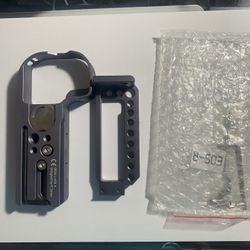 YC Onion Litchi L-Bracket For EOS-R . Brand New 