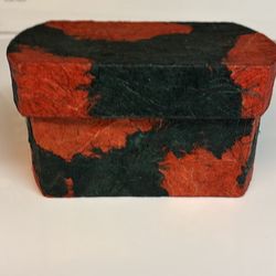 paper pulp fiber decorative box with lid red black  like new  6.75” x 3.5” x 4”