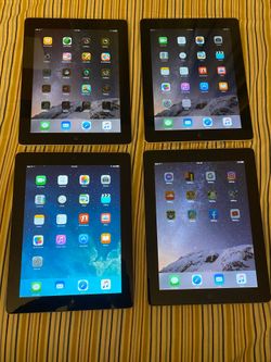 4 APPLE IPAD BUNDLE