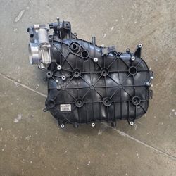 2013 Chevy Traverse 3.6L Intake Manifold W/ Throttle Body