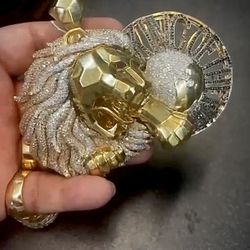 10k Gold Lion Head Diamonds 