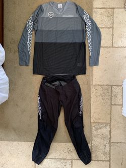 TLD gear size 30 pant, Medium Jersey