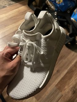 Women’s 8.5 Addias