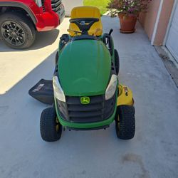John Deere Riding Mower
