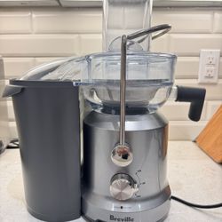 Breville Juicer