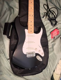 Squier Sonic Stratocaster Electric Guitar Pack With Frontman 10G Amp - Black