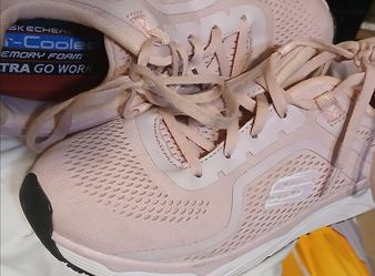 SKECHERS Air-Cooled Memory Foam shoes 9 1/2