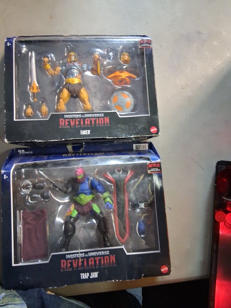 This action figure depicts Faker, a robotic duplicate of He-Man created by Skeletor, as seen in the Netflix animated series Masters of the Universe: R