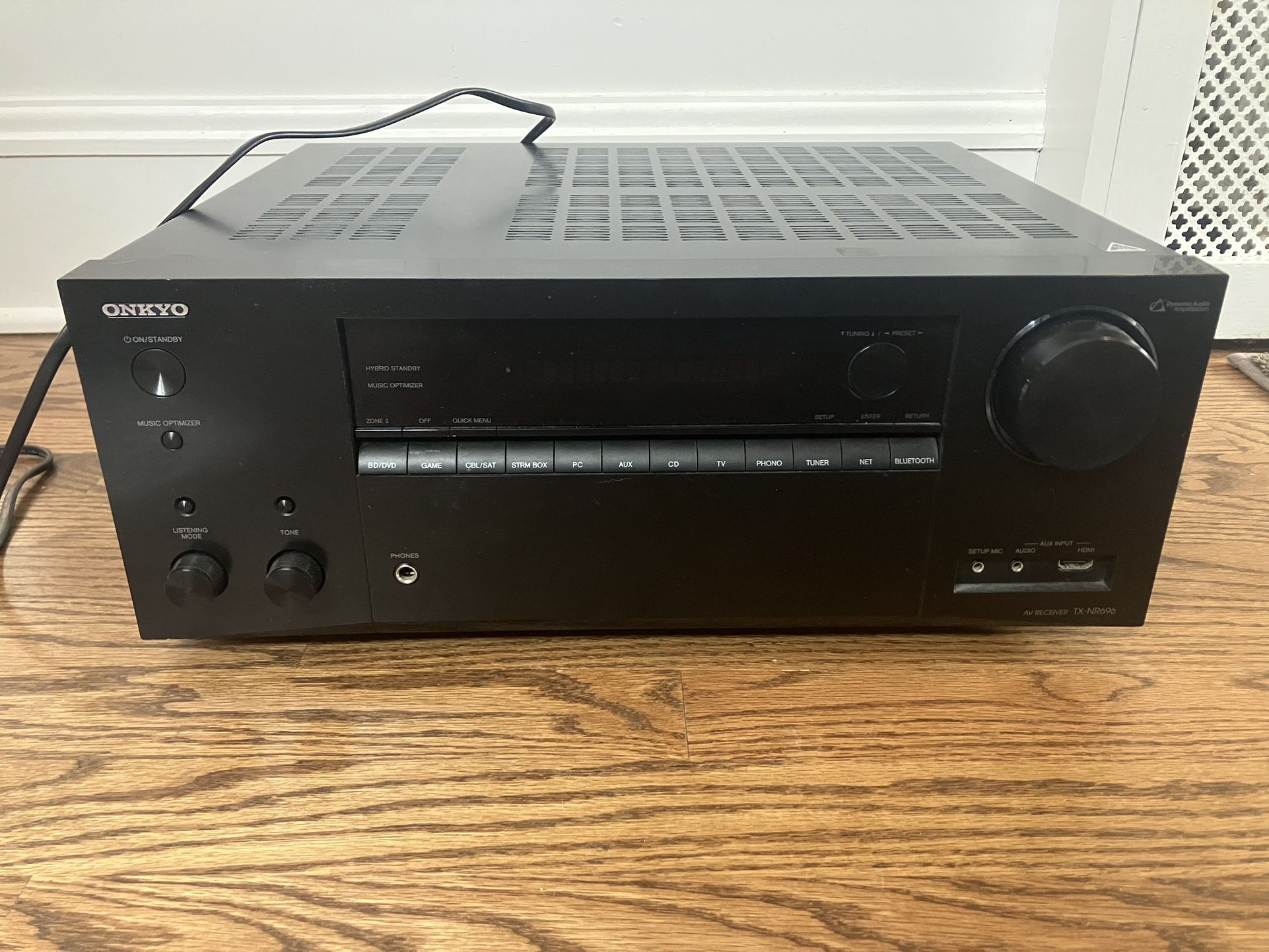 Onkyo - TX-NR696 7.2-Ch. with Dolby Atmos 4K Ultra HD HDR Compatible A/V Home Theater Receiver - Black