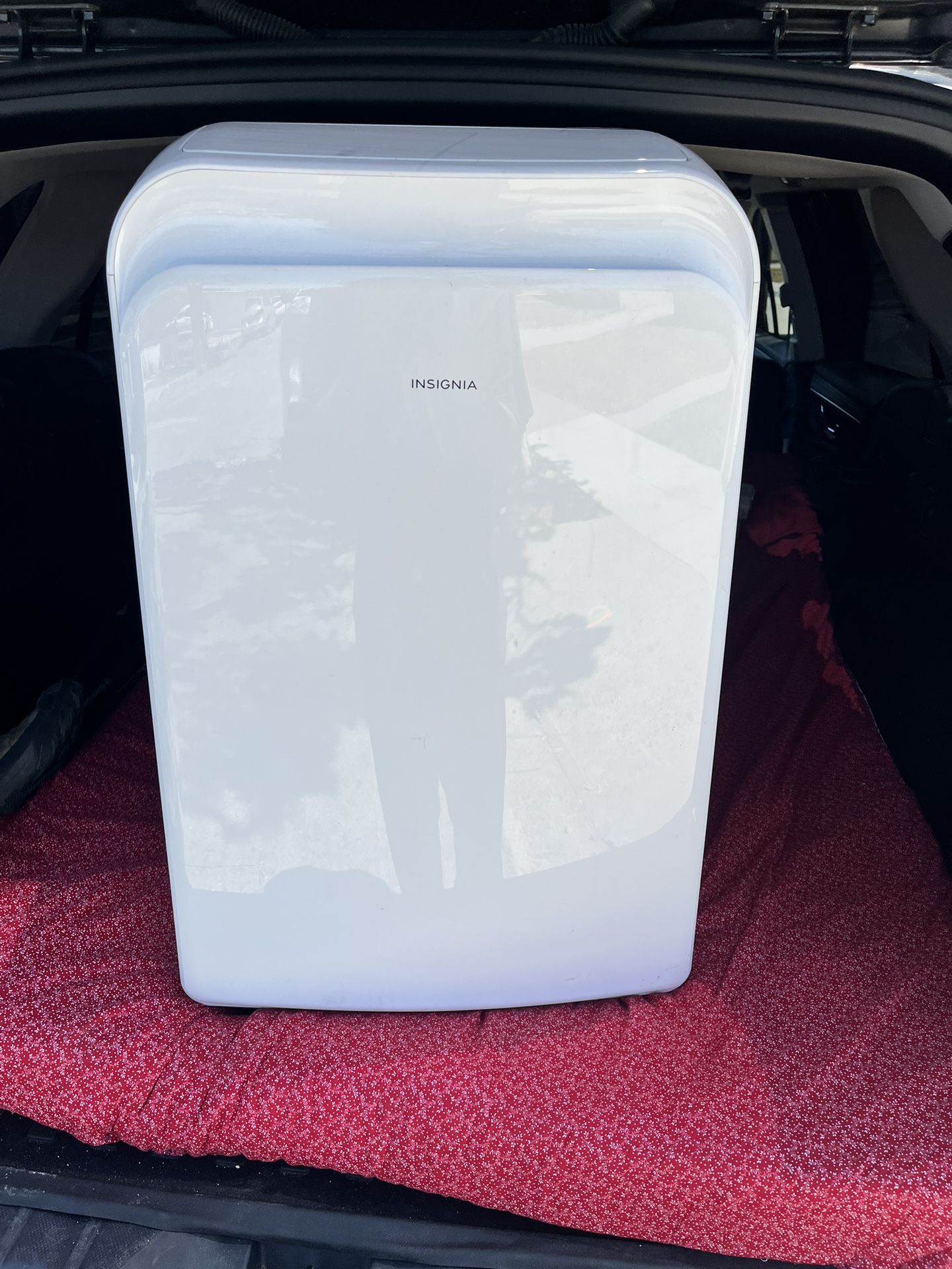 Insignia™ - 250 Sq. Ft. Portable Air Conditioner 