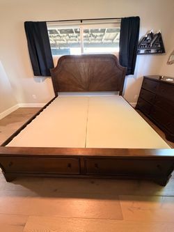Bed set king/ cal king from Ashley’s