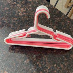 10 Children’s Clothes Hangers 