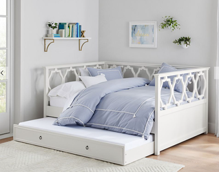 Pottery Barn Elsie twin Daybed + Trundle