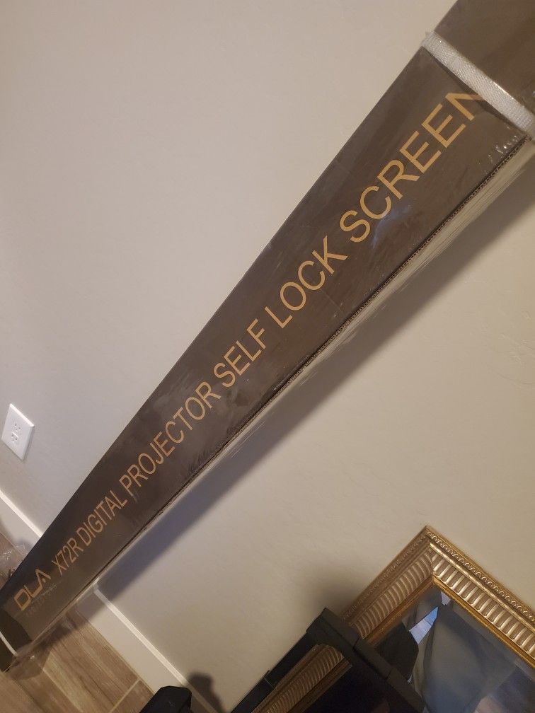 PROJECTOR DLA X400R NEW IN THE BOX