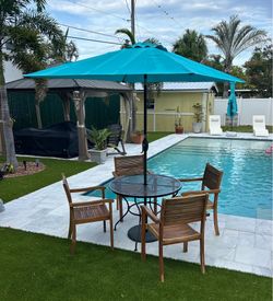 Patio Dining Set w/Umbrella