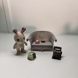 Sylvanian Families Calico Critters Rabbit Bunny Figure