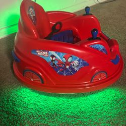 Battery-Powered Spider-Man Ride-On Bumper Car for Ages 18-48 Months, Red