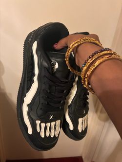 Black Skeleton Graphic Low-Top Sneakers