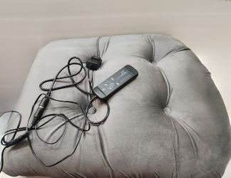 Tufted Overstuffed Memory Foam Vibration Cushion