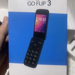 2 Flip Phones In Excellent - $130